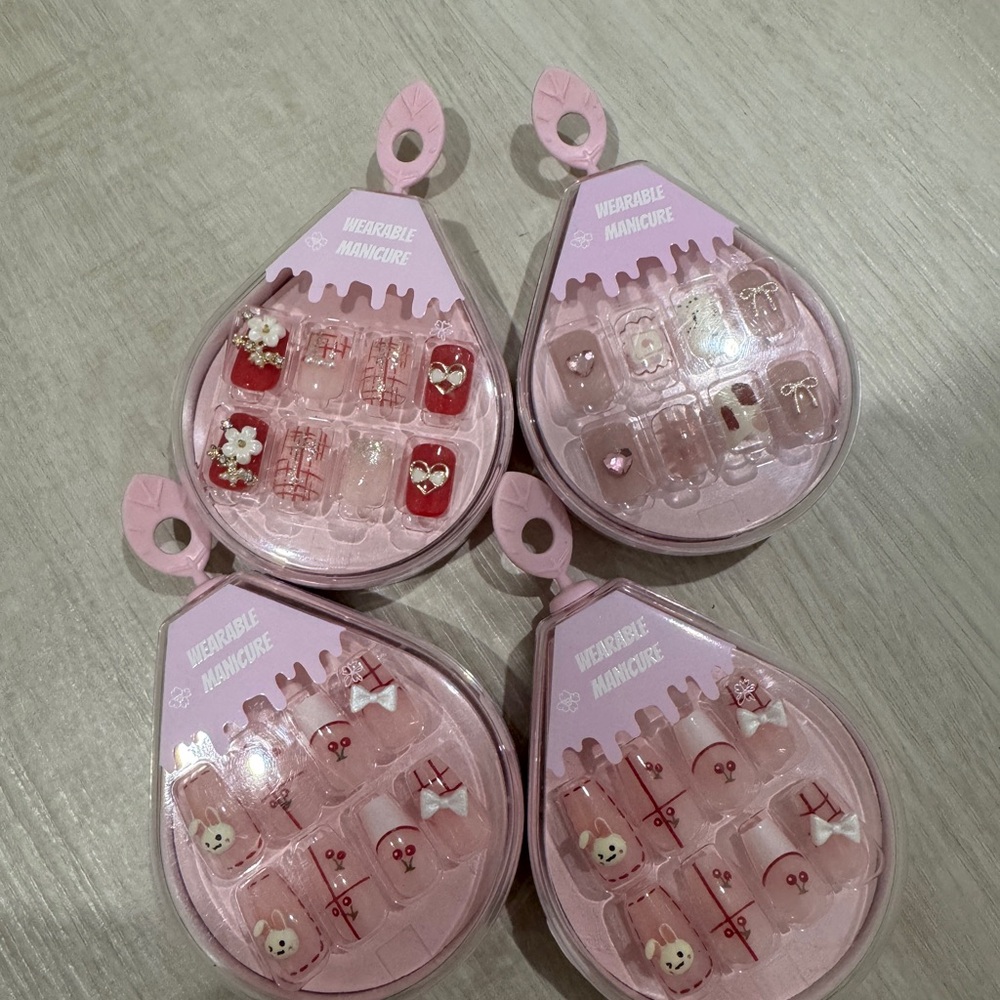Charming Wearable Manicure Nail Set with Red and Pink Designs